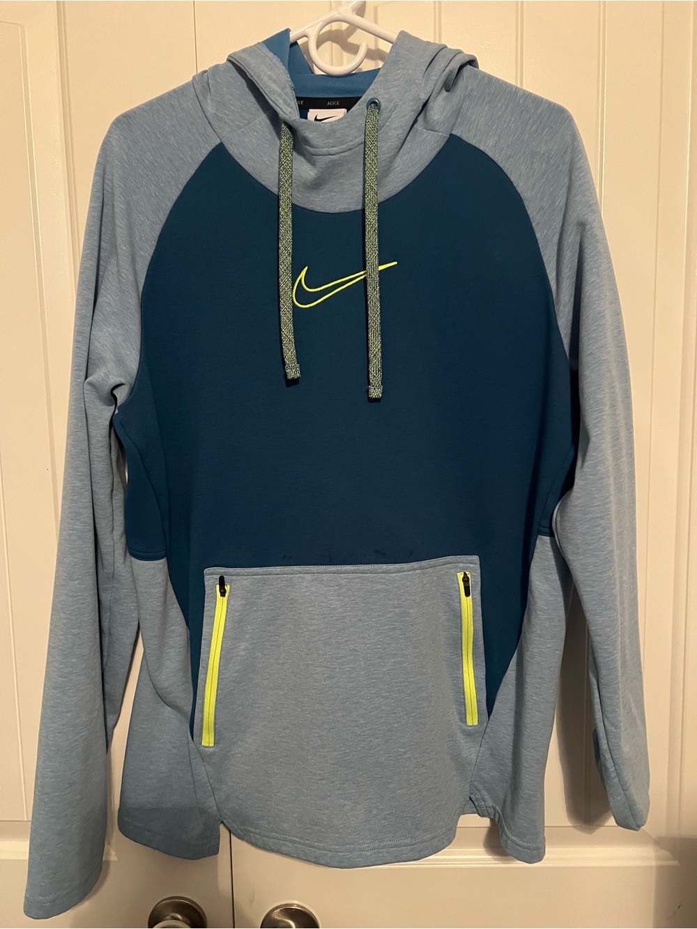 Nike Men’s ThermaFit  Teal and Light Blue Hoodie with Neon Yellow Accent